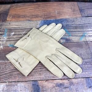 Vtg Shalimar Womens Sz 7.5 Cotton Formal Short Gloves Cut Out Accent Pale Yellow